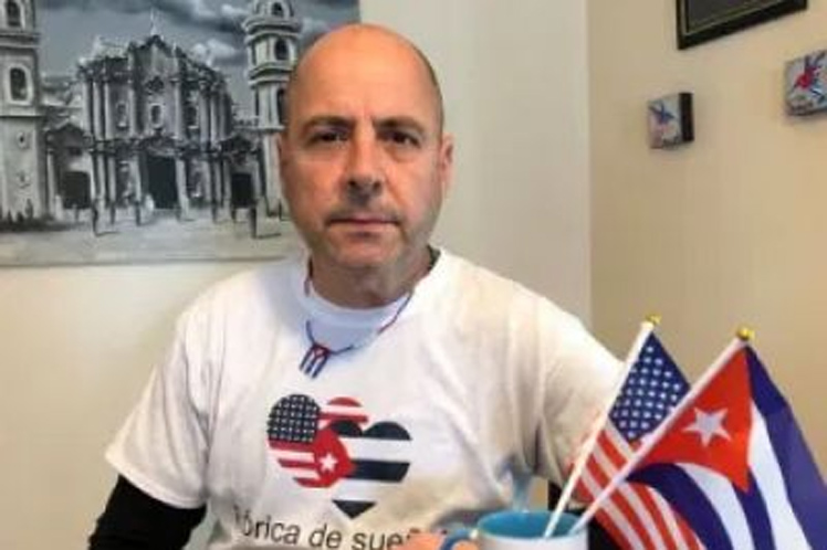 El activista Carlos Lazo, coordinador del proyecto #PuentesDeAmor afirmó que la mayor violación de los derechos humanos es el bloqueo de Estados Unidos que soportan 11 millones de #cubanos buff.ly/3eLE0Gd