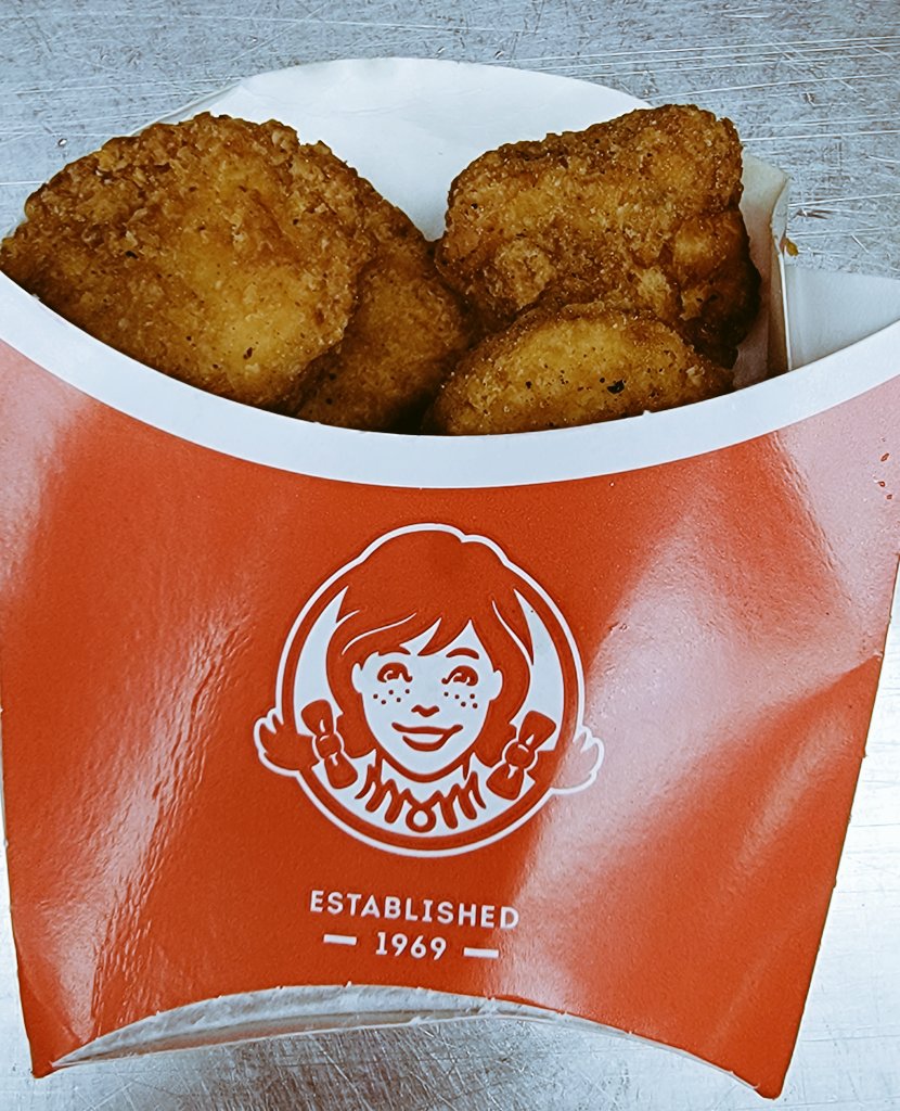 StropeEdu's tweet photo. Had a great time learning and leading with @DeniseKarratti and @lindslindenbach kicking off the Trauma &amp; Resilience PLC through @InductionHi! 
.
A takeaway for me? The AMAZING @lindslindenbach delivering these beautiful @Wendys nuggets by plane to Kona! #teachershelpingteachers https://t.co/I3GiPLcvCa