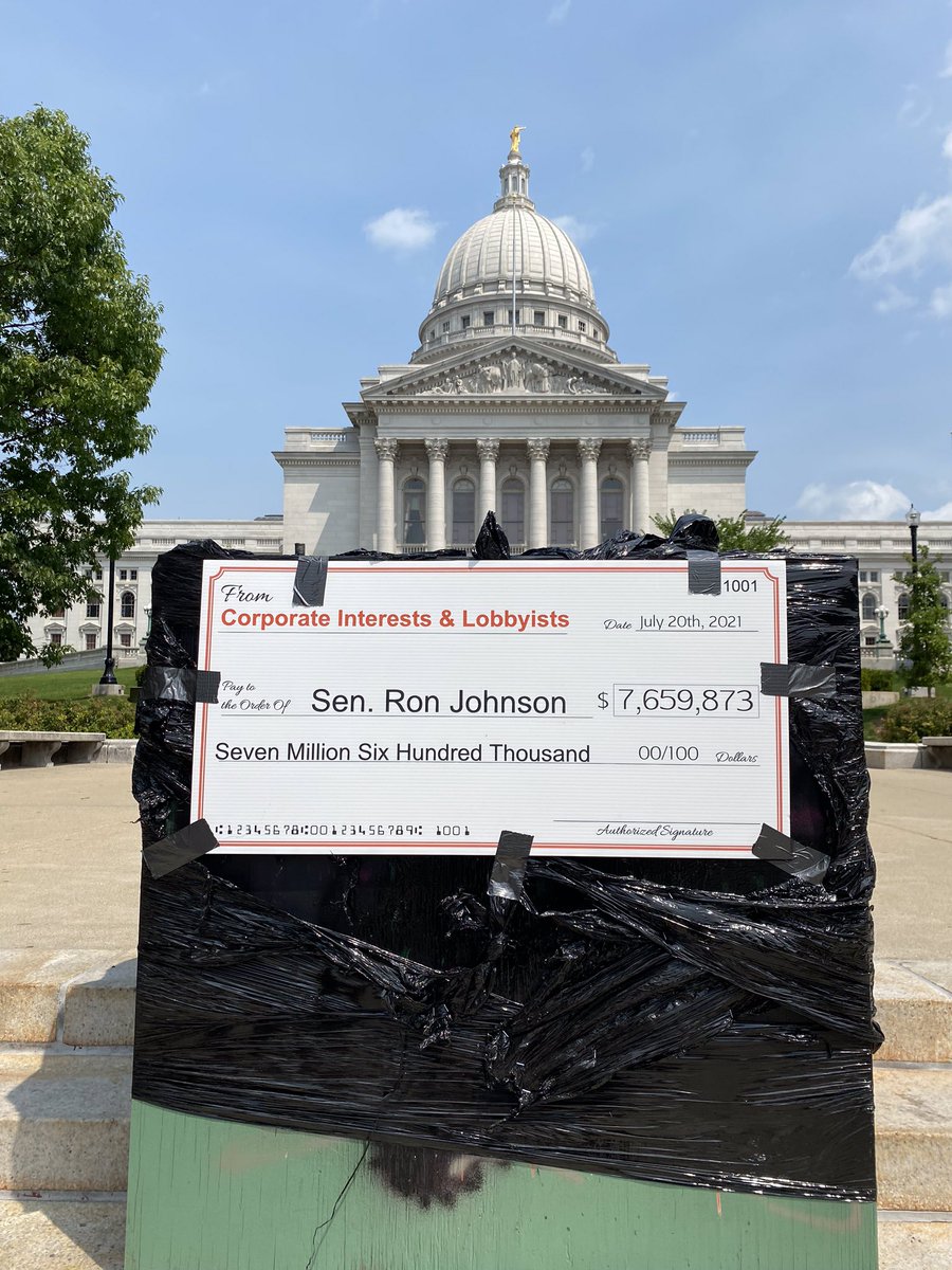 UnPACWisconsin's tweet photo. Corporate lobbyists thank @SenRonJohnson for his help in defeating the #ForThePeopleAct β which makes sense! They paid him $7,659,873 to do it!!π #TooCorruptToHandle https://t.co/bGyodeIErP