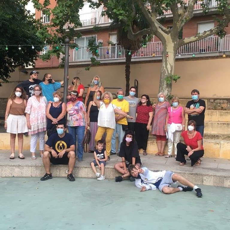oscarsubirats's tweet photo. Ahir vam fer volar pels aires l'edatisme amb RAP per a tothom. Joves+GentGran, van fer la segona edició del #rapconfinat #PlanetReus #PlanetEstiu #envellimentactiu #envellimentsaludable @planet.reus @joventutreus @versembrant https://t.co/fabzzDdVxf