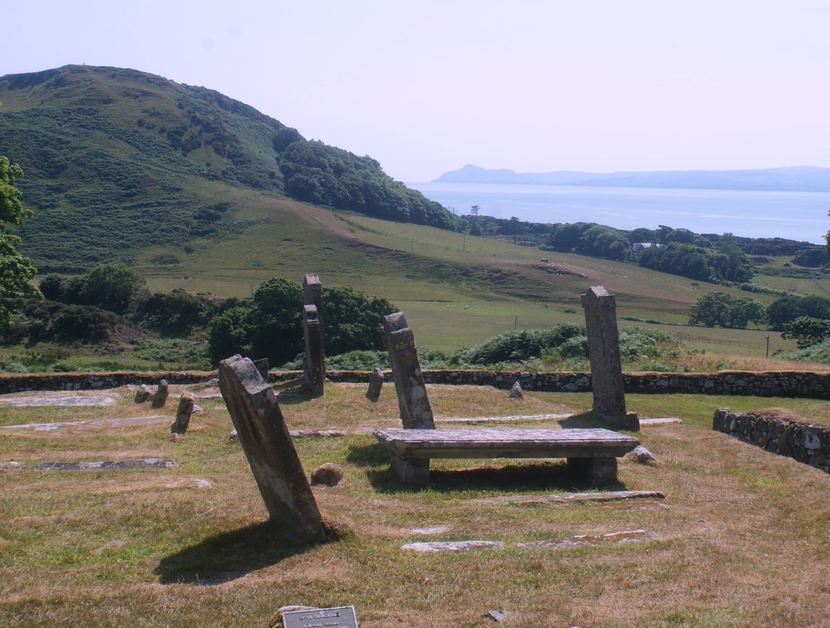 gerryelma's tweet photo. #BitsOfScotland
Graveyard at St Blane’s Bute, looking towards The Holy Isle and Arran https://t.co/Kl29GPMi6x