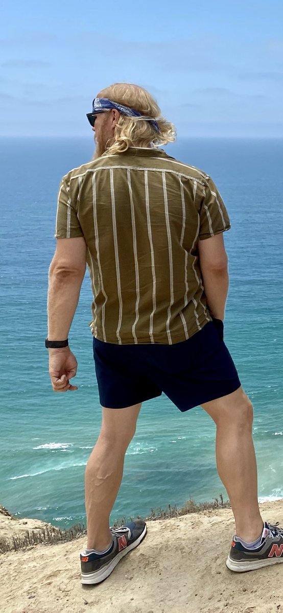 The homie ⁦<a href="/CoreyAStewart/">Corey Stewart</a>⁩ took the most wonderful shot of my beautiful family…. But I cropped them all out because my legs lol so good in this pic