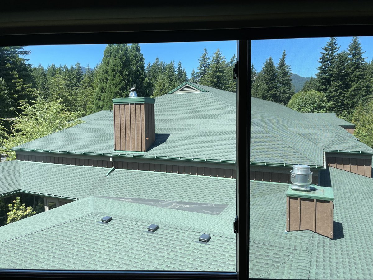 MikeColligon's tweet image. #roomwithview ⁦@SkamaniaLodge⁩ room#306.