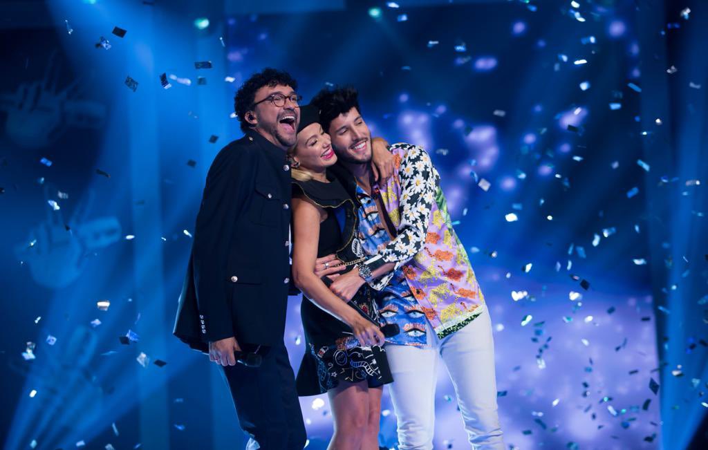 FannyLu's tweet image. Este es uno de los lugares más mágicos que he pisado, los escenarios de la @LaVozKidsCo donde hay alegria, autenticidad, generosidad e inocencia, donde se hacen realidad sueños y se pintan sonrisas en los rostros de todo un país, donde se aprende más de lo que se enseña…