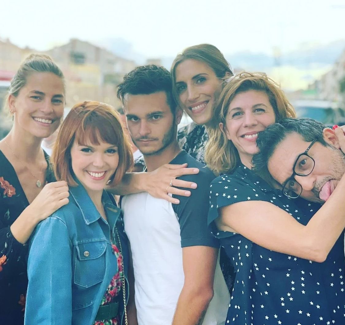 Pensée pour vous la DNA Family🥰
Sur les routes du sud, en famille, nous avons aperçu au loin le Mont Saint Clair.
C'est grâce à cette série que j'ai découvert cette ville qui est devenue chère à mon❤ Sète et ses Sétois
C'est grâce à DNA que j'ai rencontré des gens incroyables.