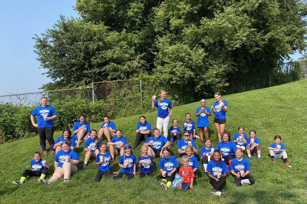 CHSsb2017's tweet photo. Last day of camp - it was a fun one!! Thank you to all of our participants, you guys did awesome! Proud of our team and the way they really stepped up to make it fun for the campers. 👏🏼 https://t.co/YrvSj0THfB