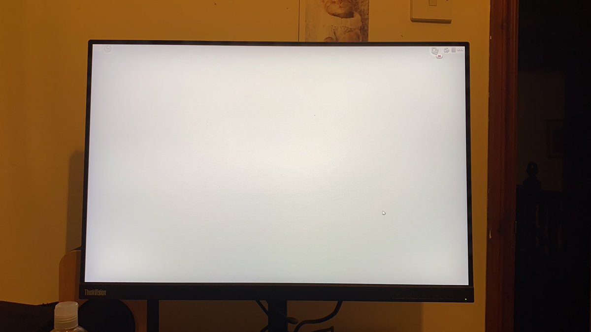 frogs_2000's tweet image. this is what it looks like when i try and open the new world, any suggestions?