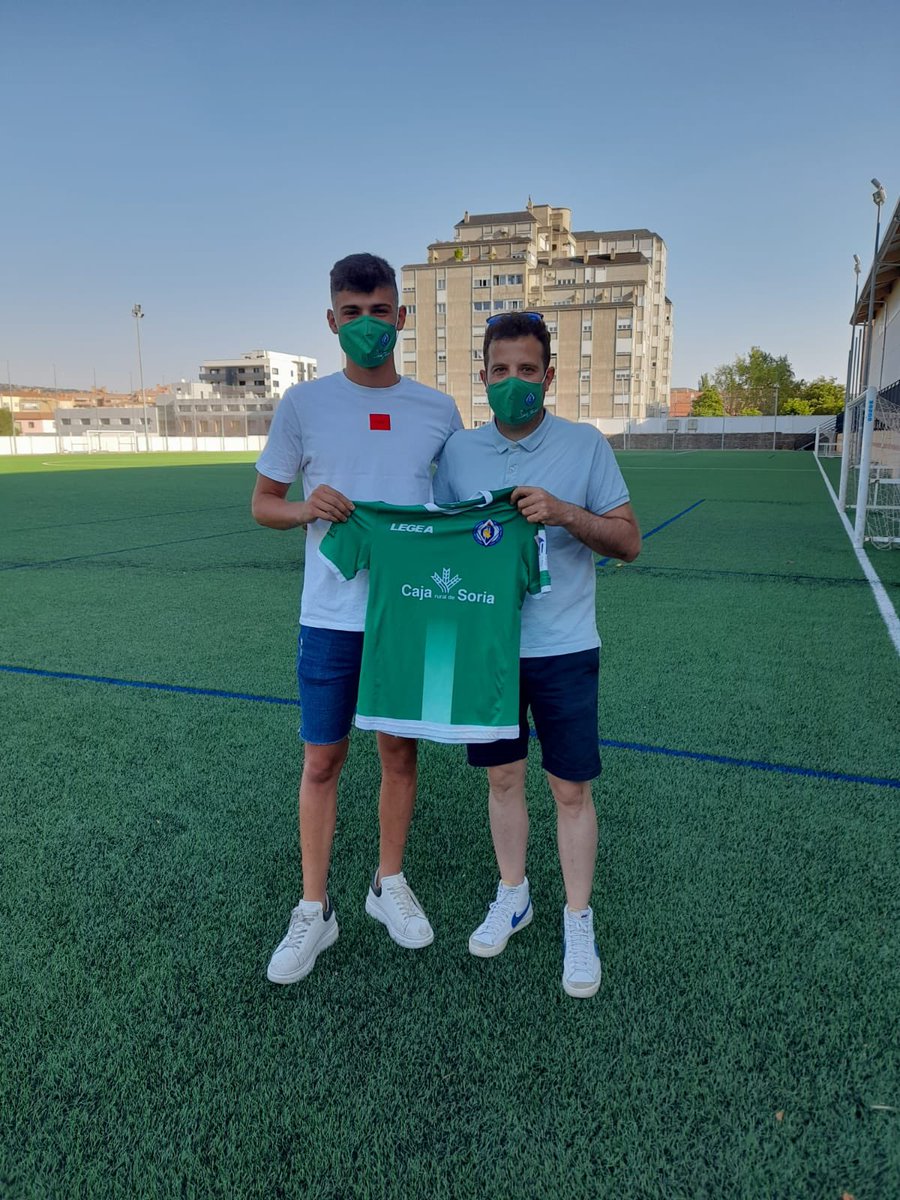 cdsanjosesoria's tweet photo. REGIONAL | FICHAJES 

🤝David Arranz Arranz nuevo fichaje para reforzar la medular colegial.

Procede del S.C. Uxama tras su paso como canterano por Numancia DH y Arandina.

#SomosSanJosé #FamiliaVerde https://t.co/sGOm2U8DfT
