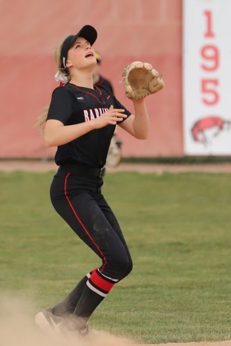 Nikki Vojack
Sophomore Shortstop
.426 MSL Batting Average, 16 SB’s
34 runs, 40 hits, 9 doubles
MSL All Conference
<a href="/BHS220Athletics/">BarringtonAthletics</a> 🥎💪🏻💯🥎