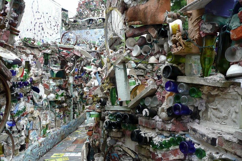 veryheathmiller's tweet photo. Hey @catvalente definitely didn’t stumble across YET ANOTHER ‘Garbagetown-esque’ thing this week. #PastIsRed https://t.co/qMligBLzuw