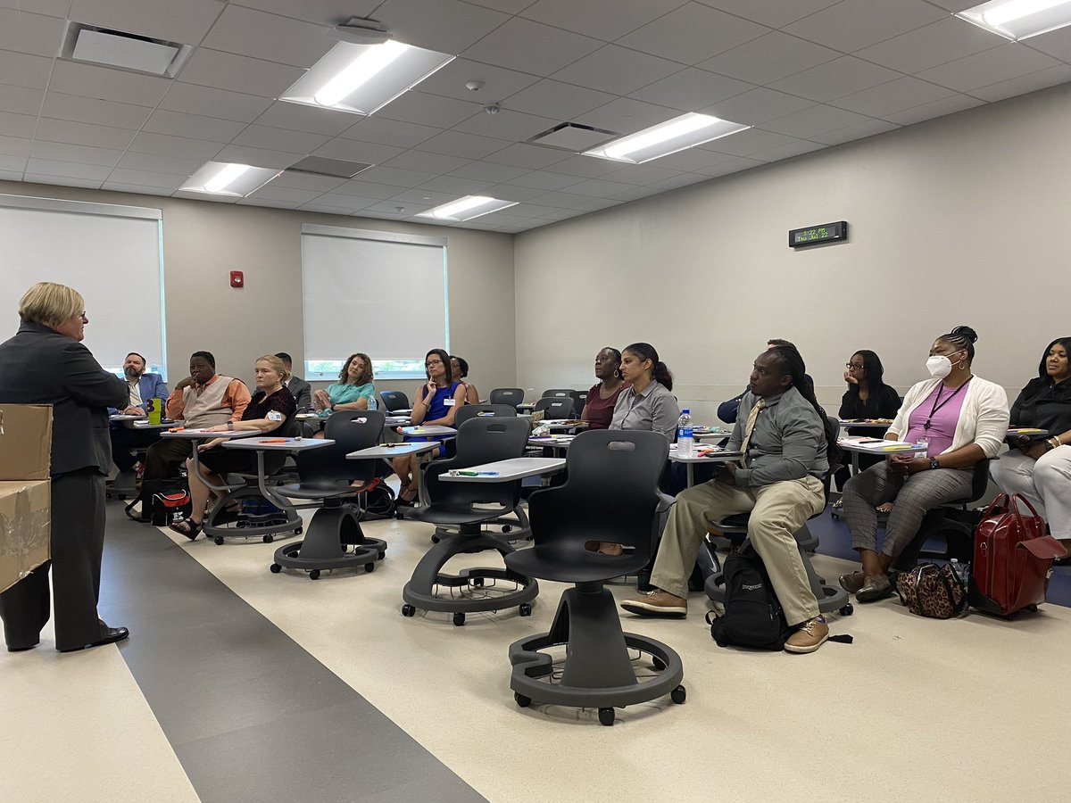 HCPS_PL's tweet image. HCPS AP’s dig into their role of Supporting Culturally Responsive Classrooms!