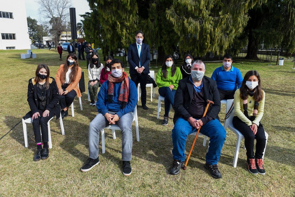 trottanico's tweet photo. En la @UNAJ_oficial, junto con el presidente @alferdez, y el gobernador de @BAProvincia, @Kicillofok, entregamos las primeras de 24 mil Becas Estratégicas Manuel Belgrano a estudiantes de carreras claves para el desarrollo del país, con una inversión de 5 mil millones de pesos. https://t.co/6tU7X8B0Sp