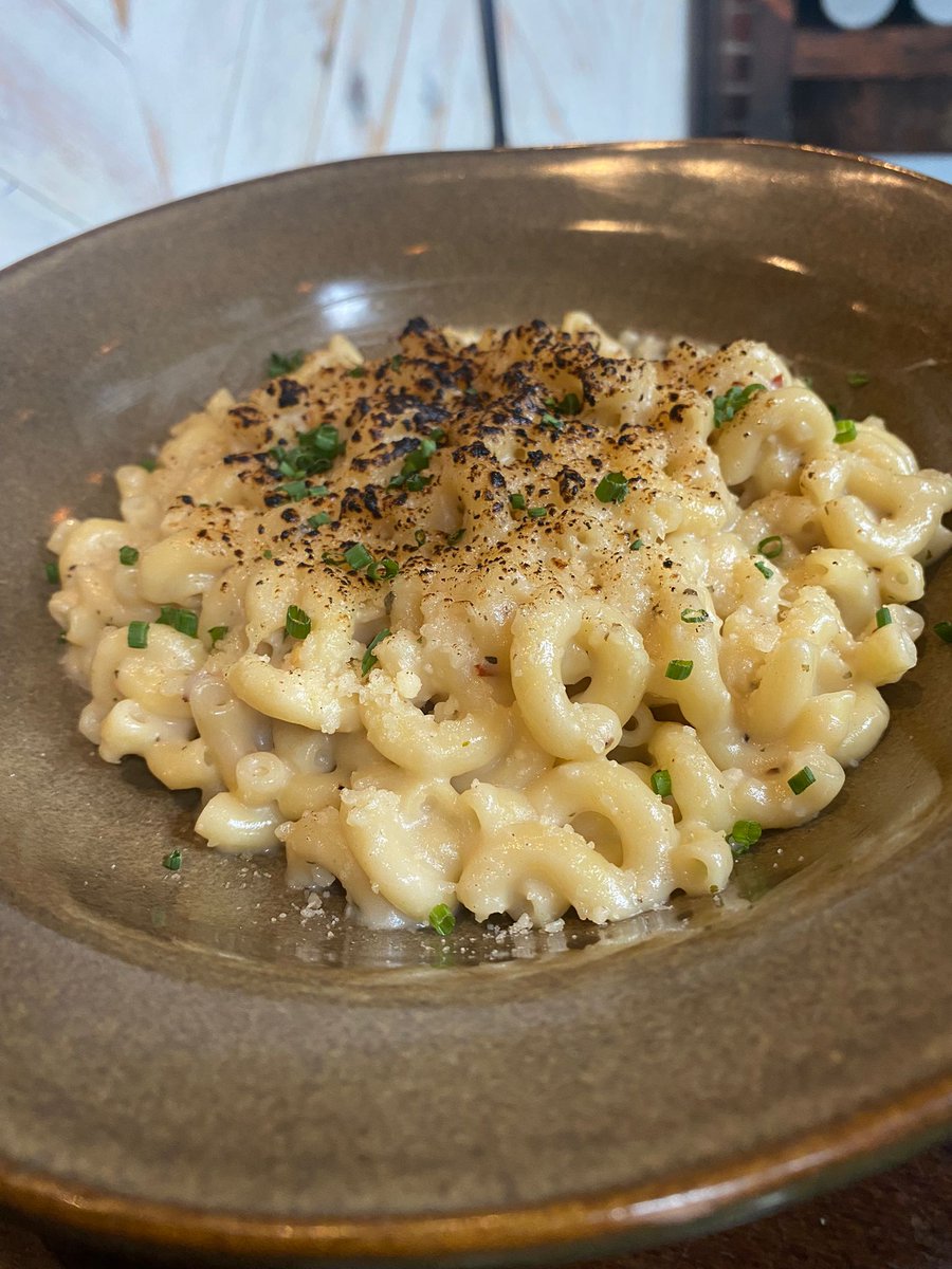 👉Garlic Parm Mac 'n Cheese 🧀🧀🧀 is the way tonight!
#macaroniandcheese #macaroni #macandcheese #food #foodporn #foodie #cheese #macaronischotel #pasta #macncheese #instafood #homemade #foodstagram #foodphotography #macaronipanggang #yummy #makaroni #macaronipedas