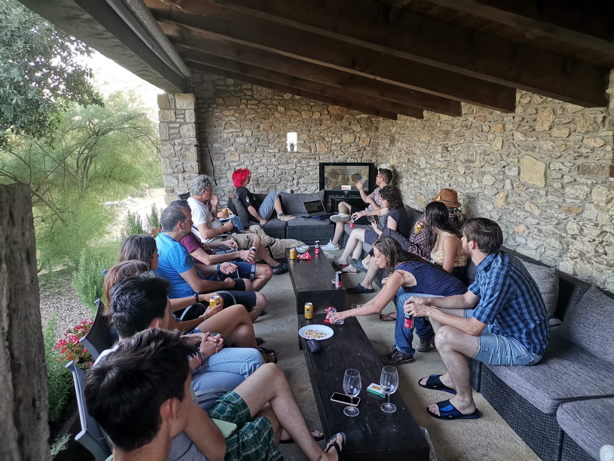 arb_rufi's tweet photo. The Toll-Teixoneres team, we are making a bubble group during our fieldwork, but we continue with our scientific lectures. Today we talk about the taphonomic alterations in the Toll Cave and how to distingish them. Thank you @_MarcosPM for your work! Photo: @ivrmpdrz https://t.co/Cq7x3MOoWf