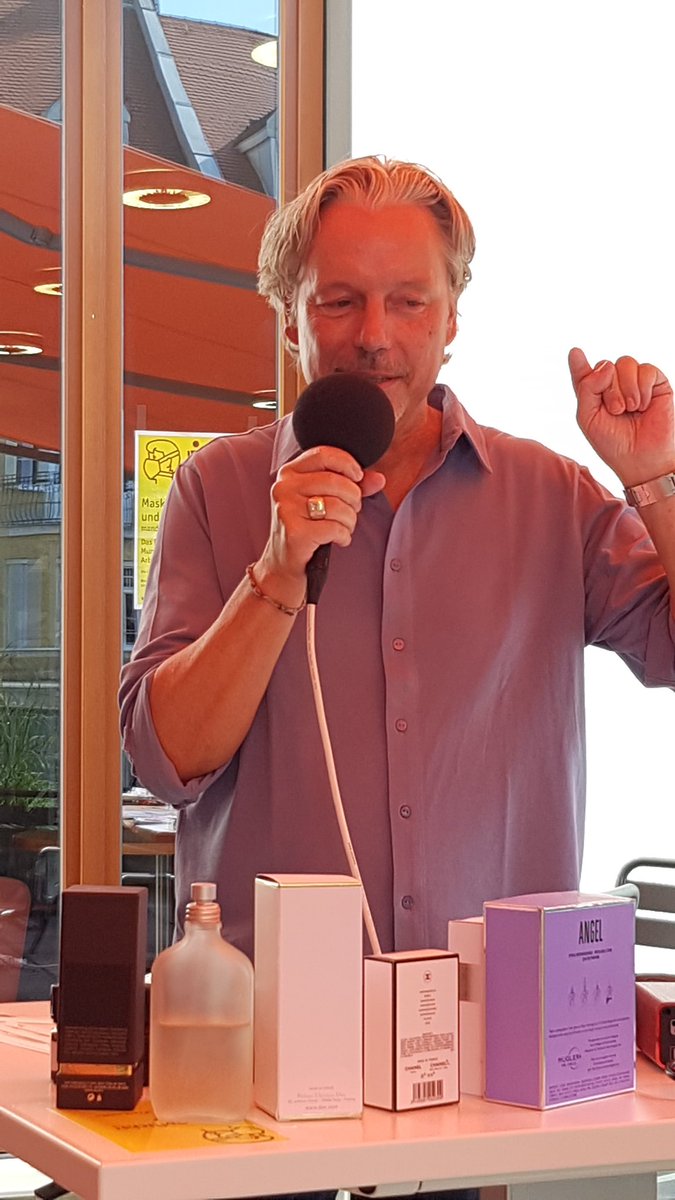 riechexperiment's tweet photo. Impressionen vom Schnuppertag. https://t.co/BX27ayIOJY