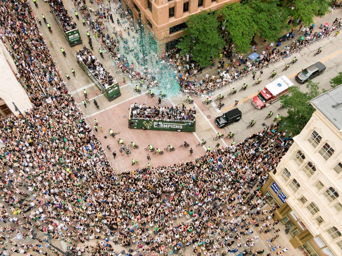 Today was a day for CHAMPIONS 🦌

Wow, MKE. We love you.

We are MKE Proud. MKE Strong. 

Photo by @frphoto ✨

#NBAChampions #Bucks #mkedowntown #mkehome #mkeproud #mkestrong #ThisIsOurCity