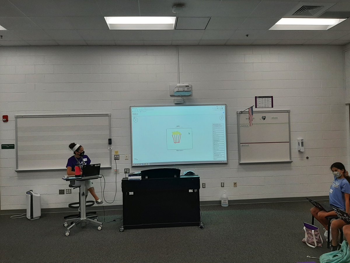 WillardLCPS's tweet photo. 6th Grade Wildcat Welcome Week was a huge success! It was great to see so many smiling rising 6th graders! #startWILD #stayWILD @MrHoyler @MsSarahMcIntosh https://t.co/uGnDNQWNqx