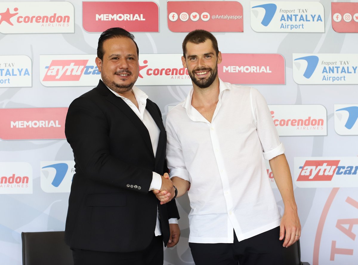 TurkfootArb's tweet photo. 📸🔴⚪ #AndreaPoli
https://t.co/HMmPqJLtIL