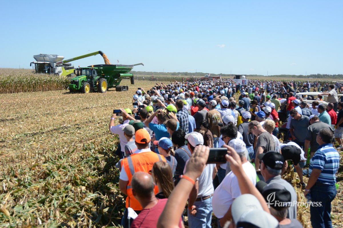 FPShow's tweet photo. #FPS21 has 240 acres ready for harvest demonstrations. You don't want to miss out on the combine demos happening daily at 11 AM. We'll see you out in the field! https://t.co/0Oel8my3zG    

#FollowUsToFarmProgressShow https://t.co/vosZvLKXtn