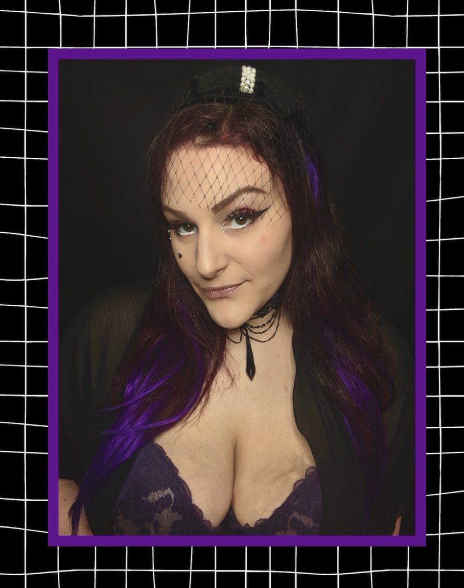 GothiccFoodie's tweet photo. It’s sucks I haven’t been able to stream all week due to the heat and having no AC:( how are you guys doing? I miss you! I hope Monday will be cooler! #summerbreakout #gothic #SmallStreamerCommunity #streamergirl #twitchgaming #mentalhealth #MentalHealthMatters #gamer https://t.co/Vvg3pOcz9z