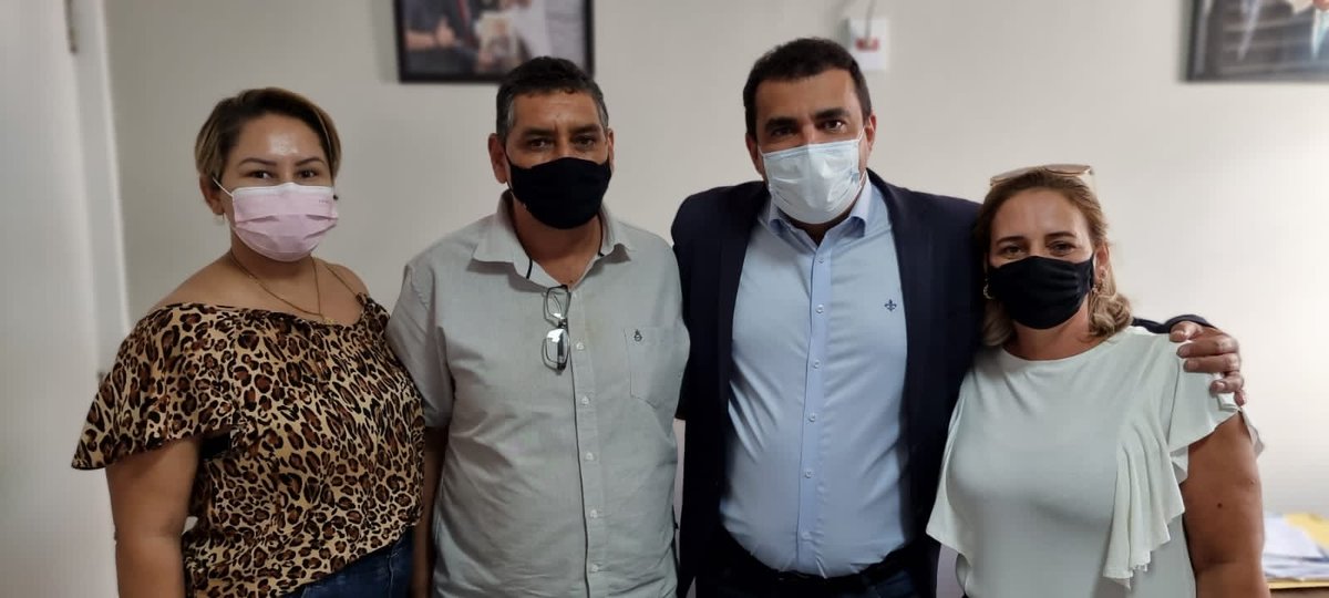 DelegadoFreitas's tweet photo. Seguimos trabalhando, sem medir esforços, para o desenvolvimento e fortalecimento do Norte de Minas Gerais!
#guaraciama #glaucilândia #augustodelima #campoazul #januária #municípios #demandas #emendasparlamentares #investimentos #desenvolvimento https://t.co/HWGRAPa2or