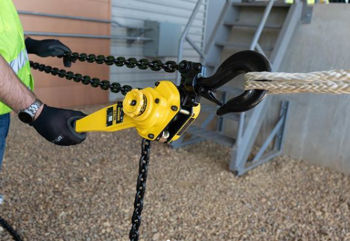 SouthwireTools's tweet photo. Our Premium Lever Hoists offer an innovative and heavy-duty design to tackle your toughest lifts of various sizes! Our premium lever hoists include a single fused brake design and zinc phosphate load chain for superior corrosion resistance.💪 #southwiretools https://t.co/PLwQENTyZ5
