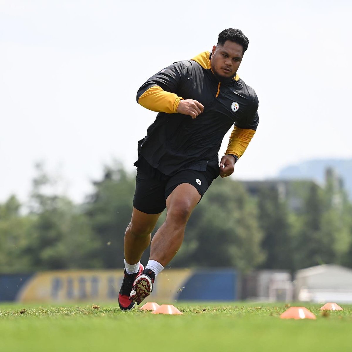 PrioritySports's tweet photo. Our Pittsburgh guys back at training camp!🔒

(📸: @steelers) https://t.co/lDuXKOt8fl