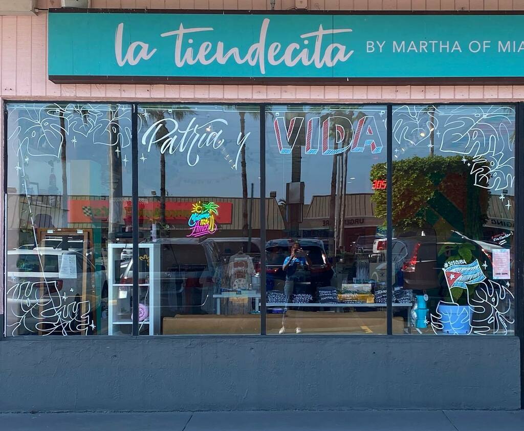 MarthaOfMiami's tweet photo. Starting today, come by La Tiendecita and contribute to our Patria Y Vida window mural ❤️ You can write a message, memorialize family members or friends who have passed, or add the names of family or friends still in Cuba 🇨🇺 Thank you for the help @chalk… https://t.co/E0jNNnKGcf https://t.co/0Lb6v8tMHx
