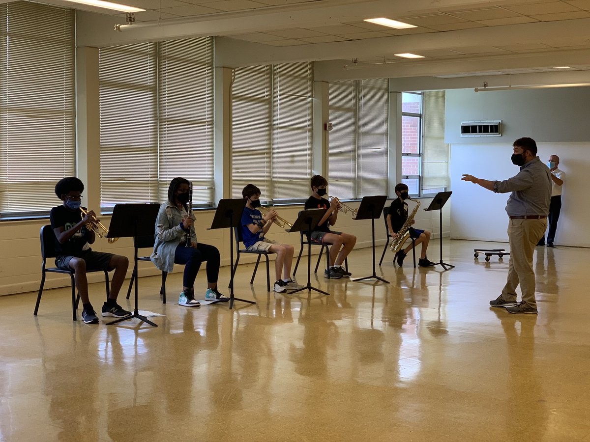 littleartgcs's tweet photo. Thanks to @mooremusiccom for sponsoring our Band and Orchestra Re-Boot camps over the last two weeks. https://t.co/wKFazitIuT