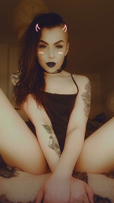 The one and only 😈 https://t.co/x26wq74VsF https://t.co/Dn36zCXkWW