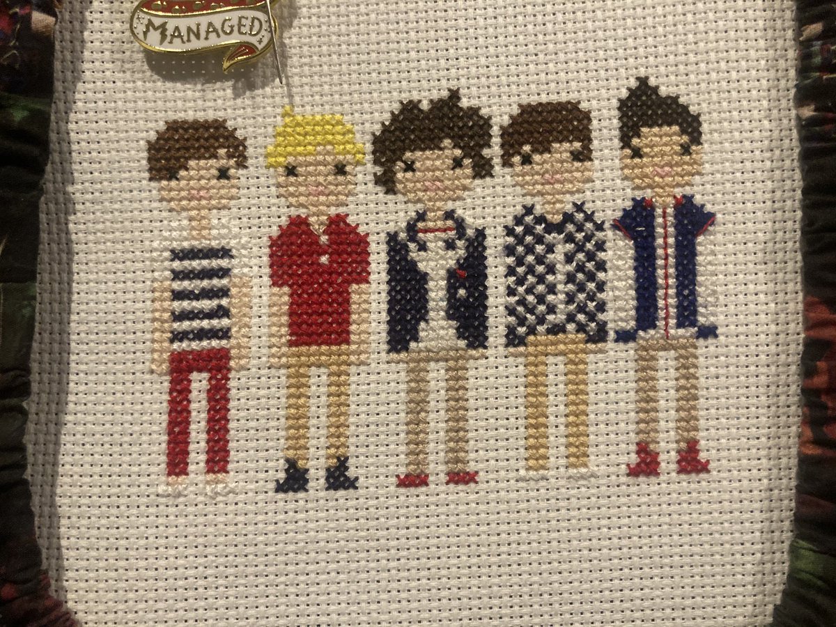 louis_niall_12's tweet image. in celebration of 11 years I have made a 1D cross stitch 💙#11YearsOfOneDirection #11yearsonedirection #11YearsOf1D #11YearsOfClowning #crossstitch #1D #LouisTomlinson #18MonthsMyAss #liampayne #NiallHoran #ZaynMalik #HarryStyles