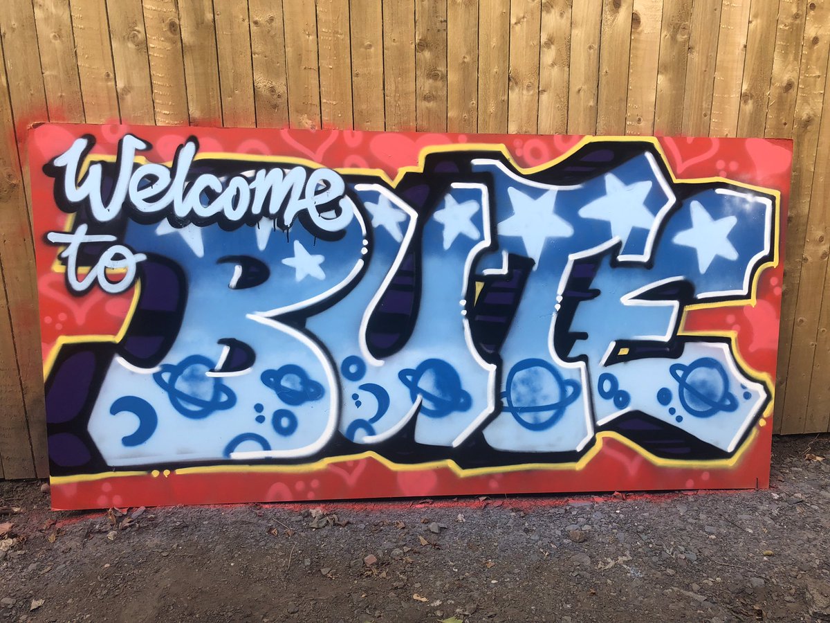 sarah_in_colour's tweet photo. This is the way to do summer holiday art sessions, painting in the sun ☀️- here’s a snapshot of the work created by our wonderfully talented @KibbleCharity young people at their graffiti workshop yesterday! ❤️💜💙💚🧡☀️ https://t.co/HvLxLoc1q1