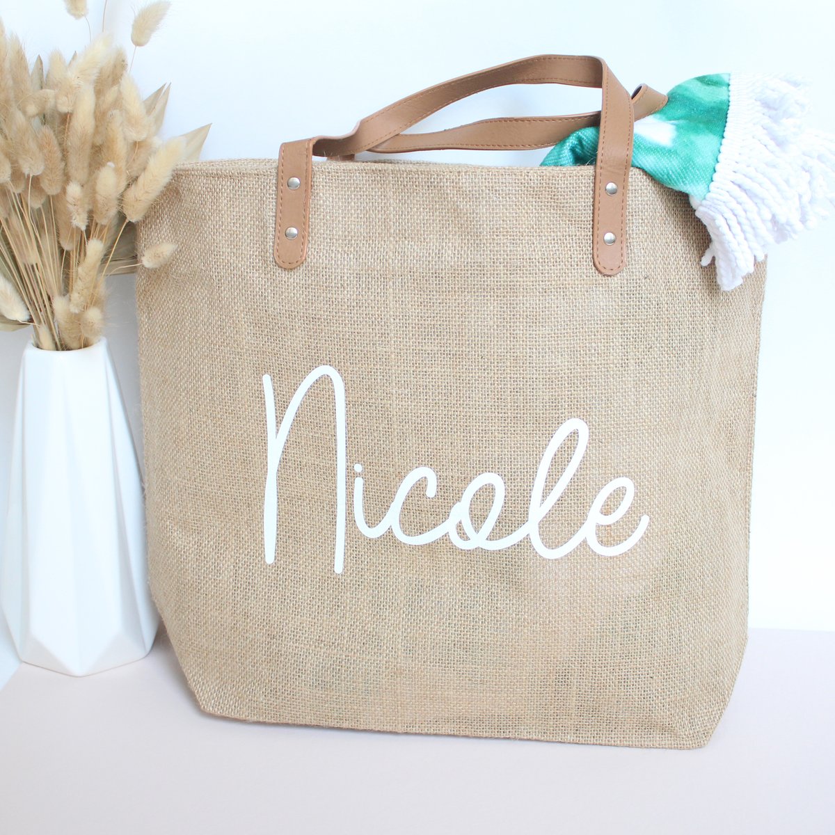 EverythingDecor's tweet photo. Don't stress over what to get your Bride Tribe! As always, we got you. Our burlap bags give off a summer vibe that makes the perfect packaging for your Bridesmaid Proposal or for the Bachelorette favors!

https://t.co/qdsdqJqn8Y https://t.co/pJg0C17zLn