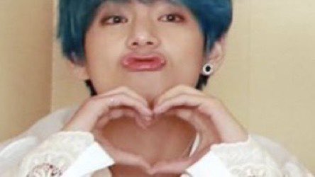 お手々でハート作ったら お口も “はーとぅ“ になっちゃうテテ本当