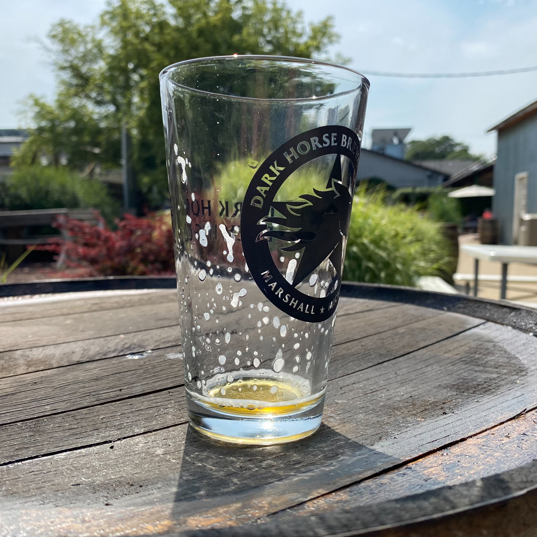DarkHorseBrewCo's tweet photo. We flew through our Pineapple Tree in the Taproom. And at 2pm we had 5 six packs left in the Commons. Never fear, we're making more and it will be back on tap soon! While you wait, you can look for it wherever fine beer is sold. #pineappletree #darkhorsebrewery #darkhorsenation https://t.co/0VZNMJxh2X