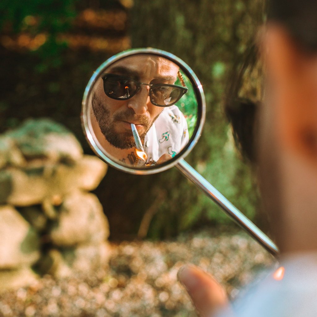 I can ride my bike with no handlebars
I can whip the Range while I smoke
I can bag a baddie on a scooter
I could brains on a boat

So catch me.. 🚲🚙🛵🛥

#Whippin feat <a href="/YoungMAMusic/">Young M.A</a> OUT NOW !!

Listen : foundation-media.ffm.to/whippin