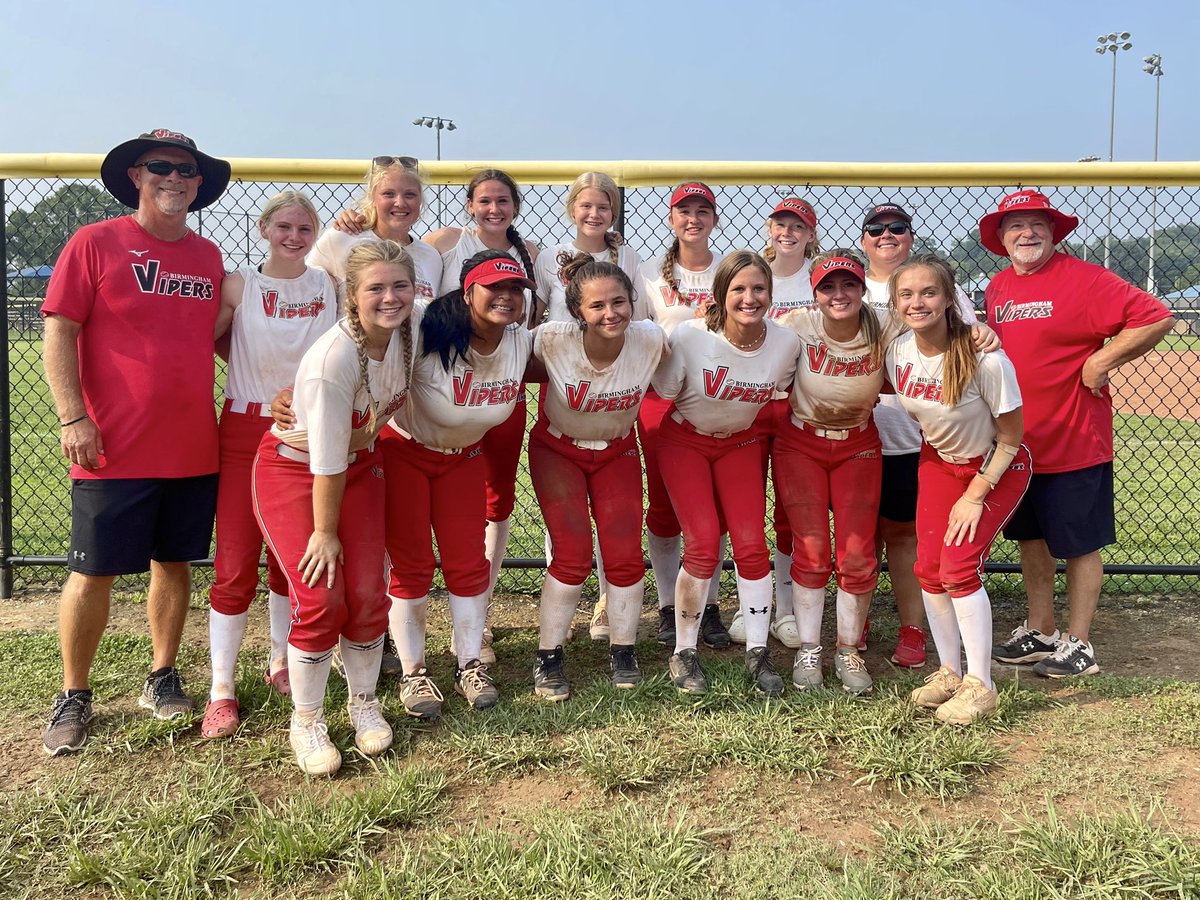 Vipers 05 get the dub in their first bracket game. 
Highlights: 
🐍<a href="/8Messick/">Alivia_8_Messick</a> had 7Ks over 5 IP 
🐍team had 10 hits
🐍<a href="/athornton2023/">Alexis Thornton</a> and <a href="/savannah_2024/">Savannah Smith</a> both hit triples
🐍and we FINALLY got a team pic 📸
🥎NEXT GAME @ 12:30 tomorrow on Field 3🥎
Go Vipers!
<a href="/PGFnetwork/">PGF</a>