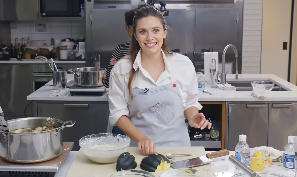 bestofpugh's tweet image. what’s our plan to get florence pugh, elizabeth olsen and selena gomez in a cooking show together