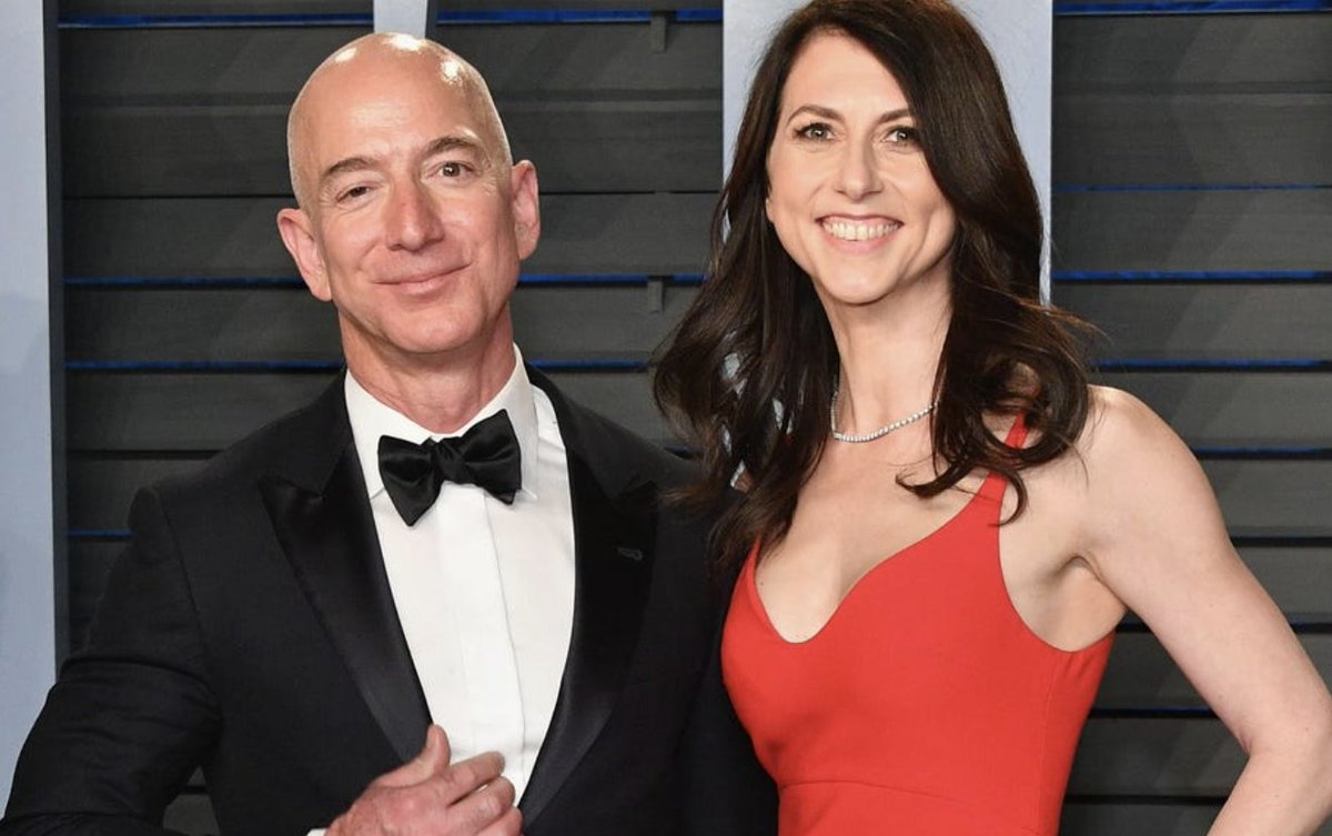 Here's how Jeff Bezos' philanthropy compares to ex-wife MacKenzie Scott's: trib.al/ZR8owUC