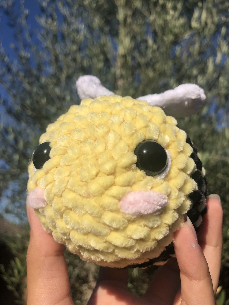 katiefrazier00's tweet photo. Calling all Bee Lovers!! 

I have 4 Crochet Honey Bee Plushies left! 

If anyone wants to adopt a Bee from @amethystcrochet visit my website: https://t.co/VxMVDMubW0 🐝💛 https://t.co/J04MGaghXk