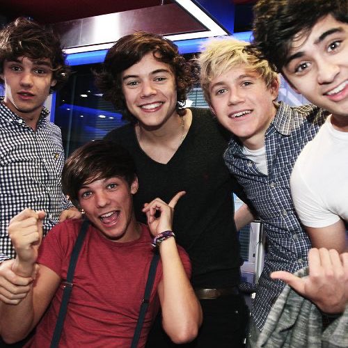 lwtswalls's tweet photo. one direction ao passar dos anos- a thread https://t.co/LivhGqHx0u