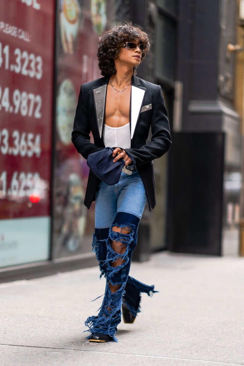 MTV's tweet photo. To put it simply... @bretmanrock: https://t.co/NZRVrXkPCl