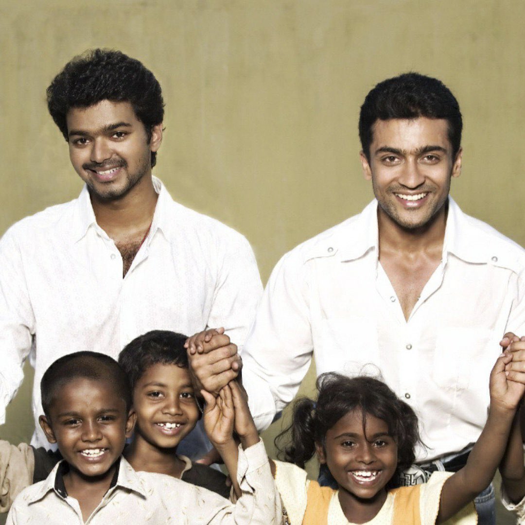 Adornoffl's tweet photo. Happy birthday @Suriya_offl Sir ❤ Wish you a beautiful year ahead with good health and happiness forever🙌
Wishes From @actorvijay Fans😘🎉

#HappyBirthdaySuriya #EtharkumThunindhavan #Beast #Master https://t.co/tJLDYGbnua