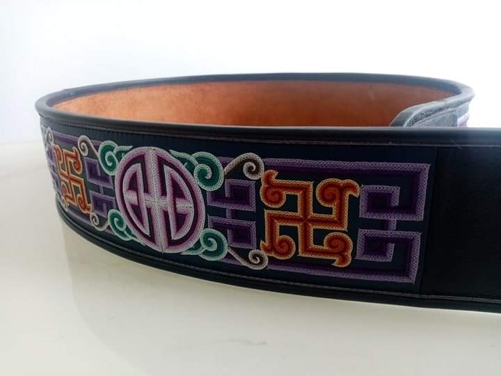 100 жилд ганц бүс оёсийм .100 н жил ч гүй боловоо .кк