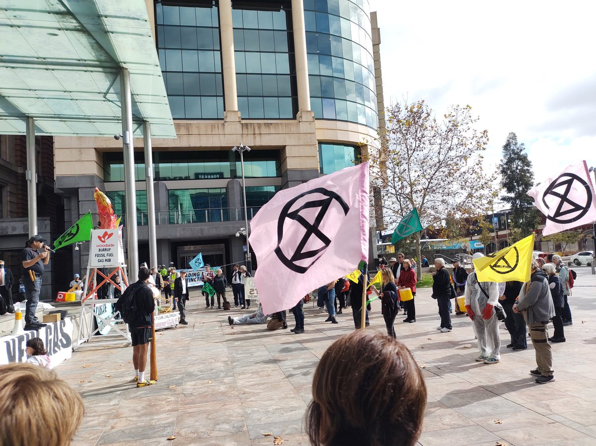 XRebellionWA's tweet photo. Our gathering is building in energy and numbers in #perth as we prepare to take to the streets and demand no new gasfield expansion #stopnewgas https://t.co/kfmqjYua9J