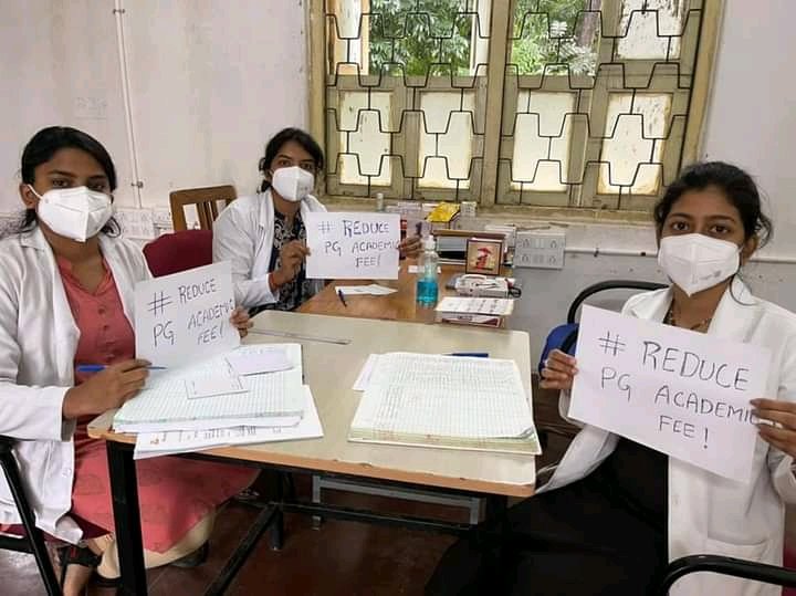 official_aimsa's tweet photo. #ReducePgAcademicFees
#ImplementLegalcell
#dulypaymentofCovidAllowance 
@bsybjp @cmofkarnataka @mla_sudhakar
@DrKSudhakar4 @drashwathcn @PMOIndia @narendramodi @karnatakarda @siddaramaiah @hd_kumaraswamy
HIMS HASSAN https://t.co/Ru7uxHNMOF