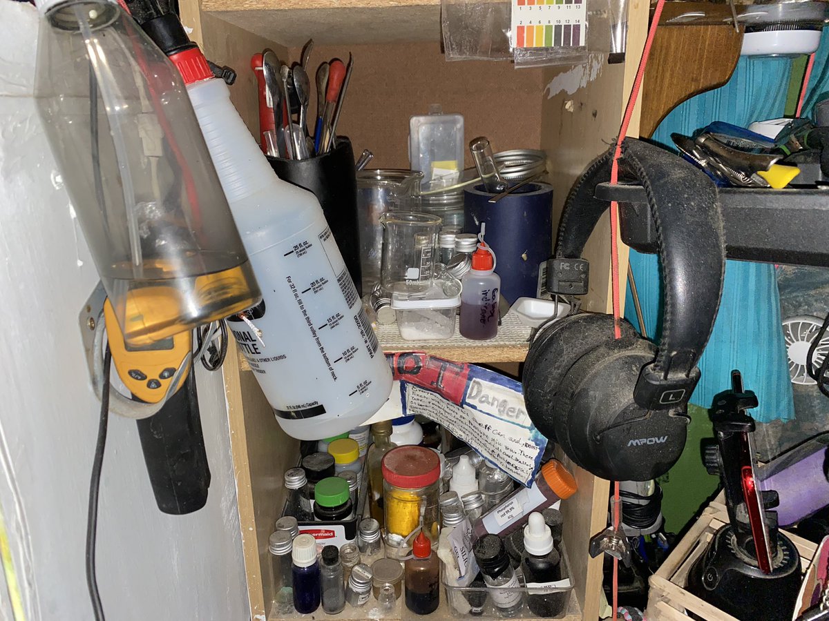 UpdSgt's tweet photo. SIU served a search warrant in the 1300 blk of San Bernardino Road. The warrant was in a regards to an Internet Crimes Against Children investigation stemming from Covina. During the search warrant a meth lab was located. The SB County Fire, Hazmat and Narc team cleaned up. TY!!! https://t.co/tEBtzjkWKo