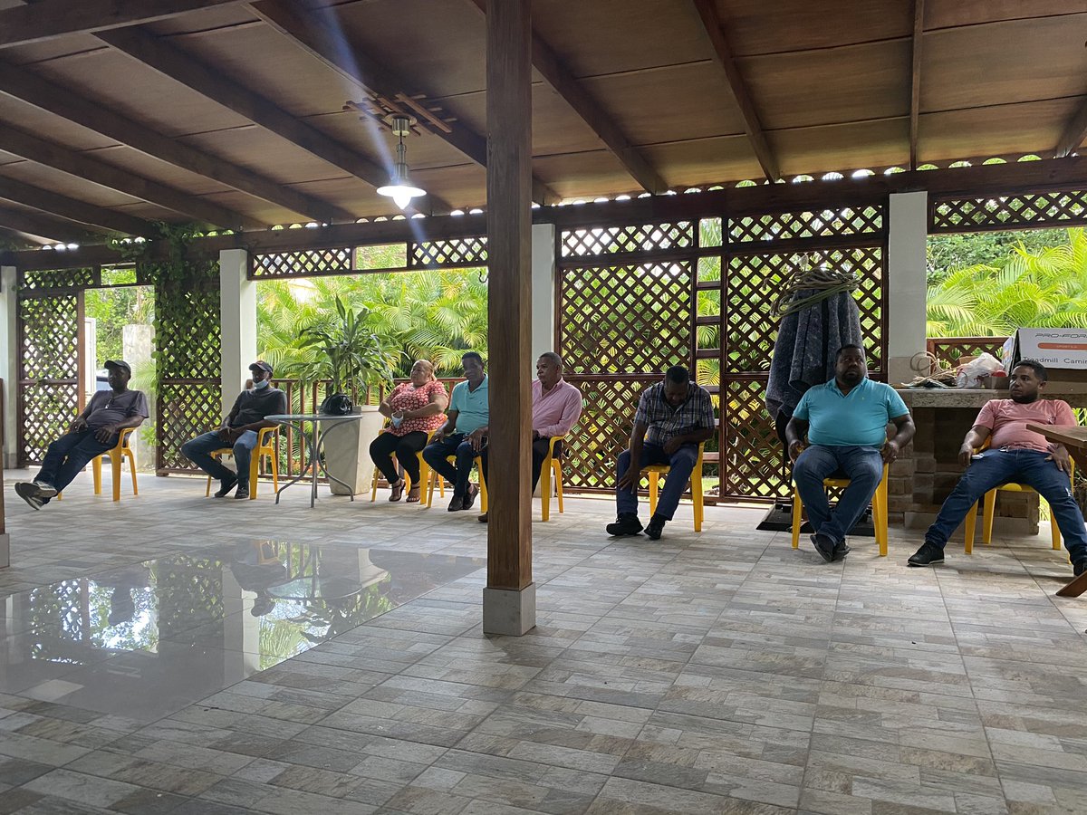 JuancitoPerezRD's tweet photo. |Las Lagunas De Nisibon|
Reunión con #DirigentesPLD en trabajos intensos de reestructuración del partido. La renovación de los cuadros partidarios avanza a pasos agigantados, así como también la inclusión de nuevos y valiosos activos sociales.
+PLD ✅
+Participación ✅ https://t.co/VIdVweKCUQ