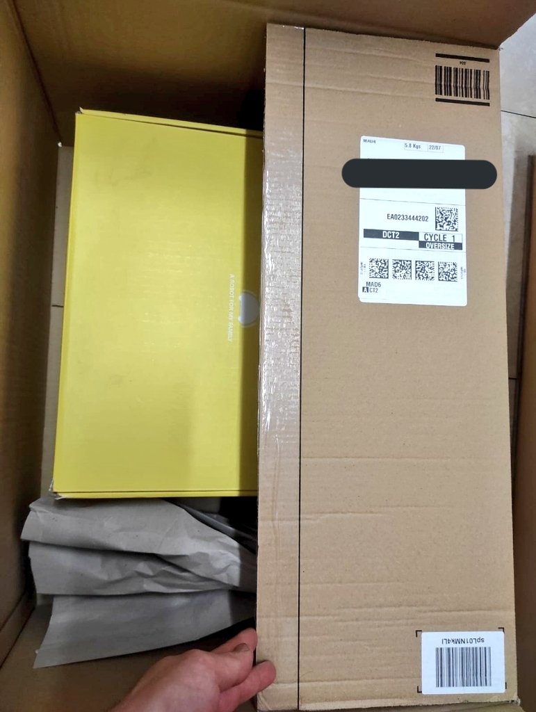 Borja__8's tweet photo. Pedido de #PS5 en @amazon gracias a @portal_ps5  y recibo un Robot Aspirador! 😡🤬

Solución de Amazon: devolverme el dinero en 2 semanas, tras recibir el robot!

Y 10 euros por las molestias! 🤬

Una vergüenza!

Dejo capturas sin información personal

RT please 🙏🏼

@AmazonHelp https://t.co/ZofcM9qyny