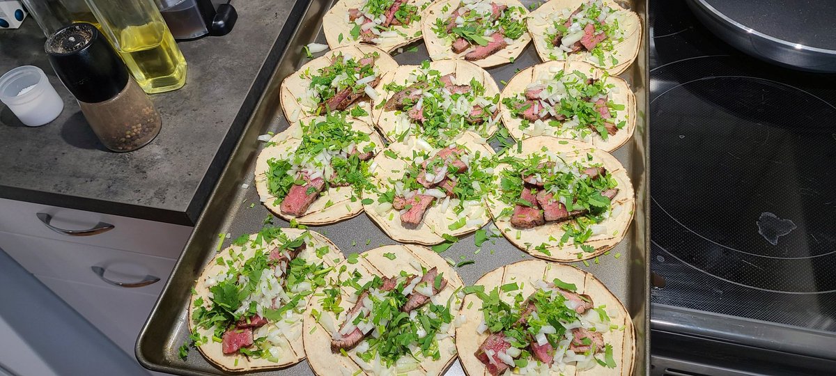 RydenTo's tweet photo. #CookForPin here some steak tacos I made before https://t.co/IK3fwUrRkU